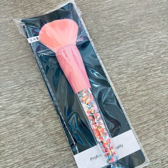 Valentine 4-pc Spa Beauty Gift Set - Picture 4 of 4